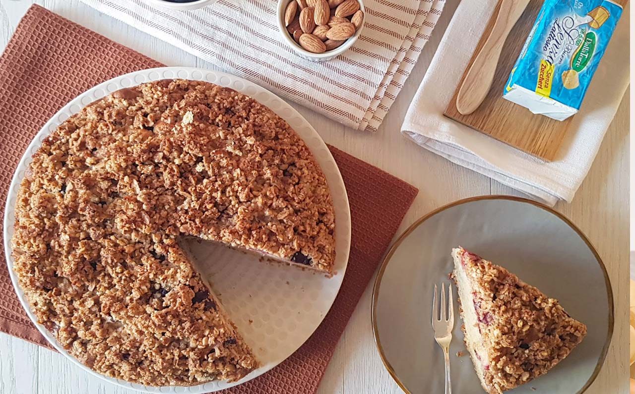 torta di susine con crumble di mandorle