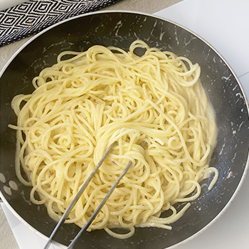 spaghetti nel burro con acciughe