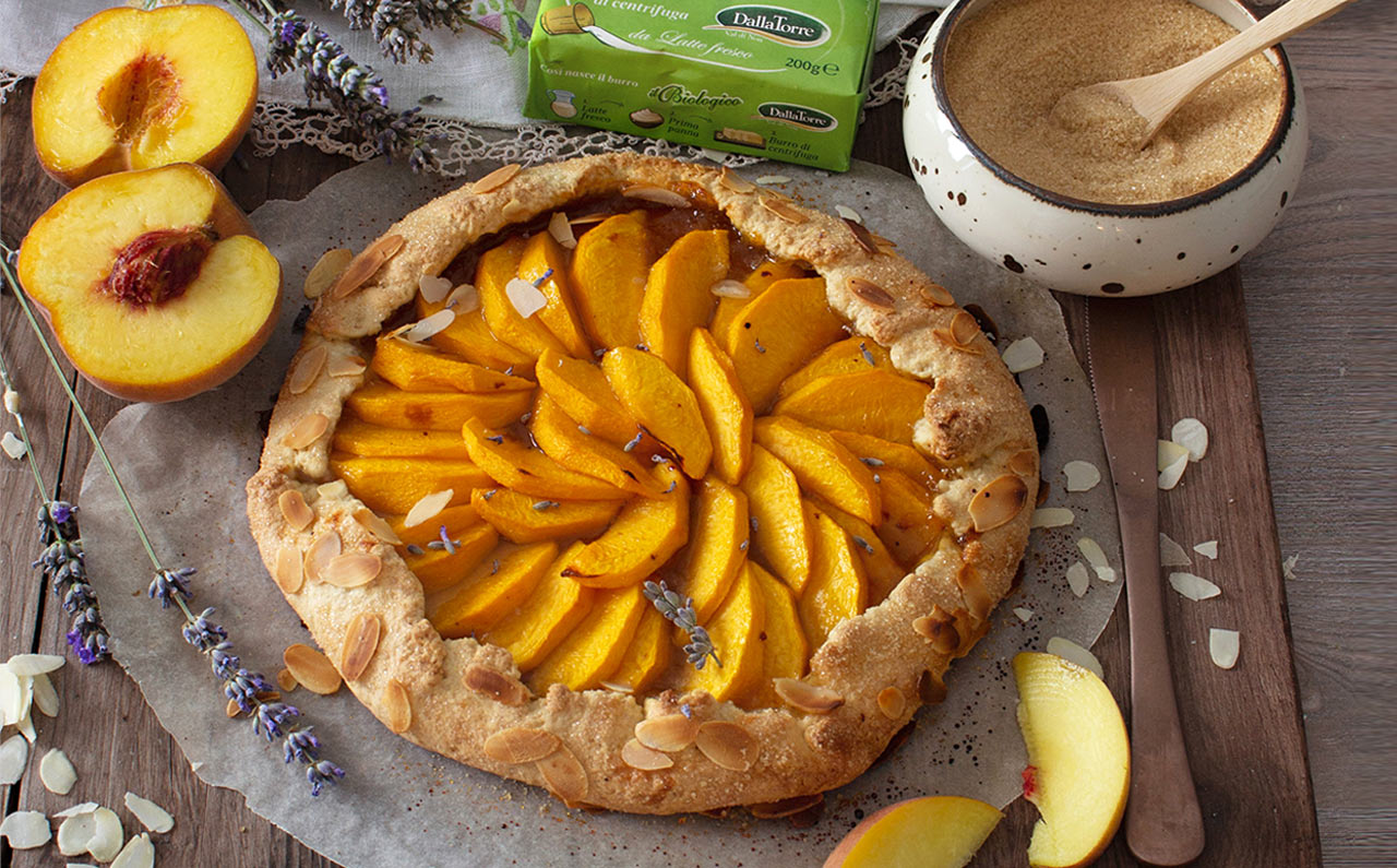 Galette pesche e lavanda